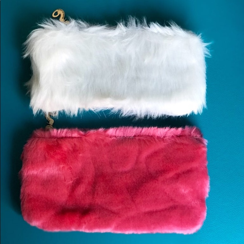 Faux fur wristlet clutch pouch
